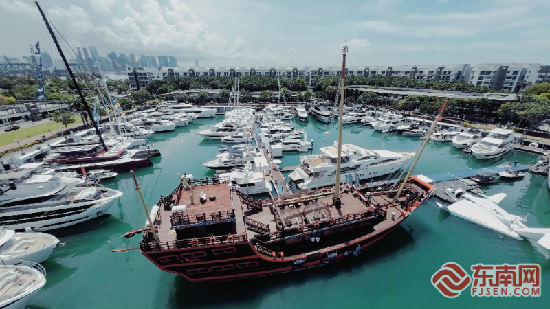 世界最大仿古福船“福宁”号亮相新加坡游艇节